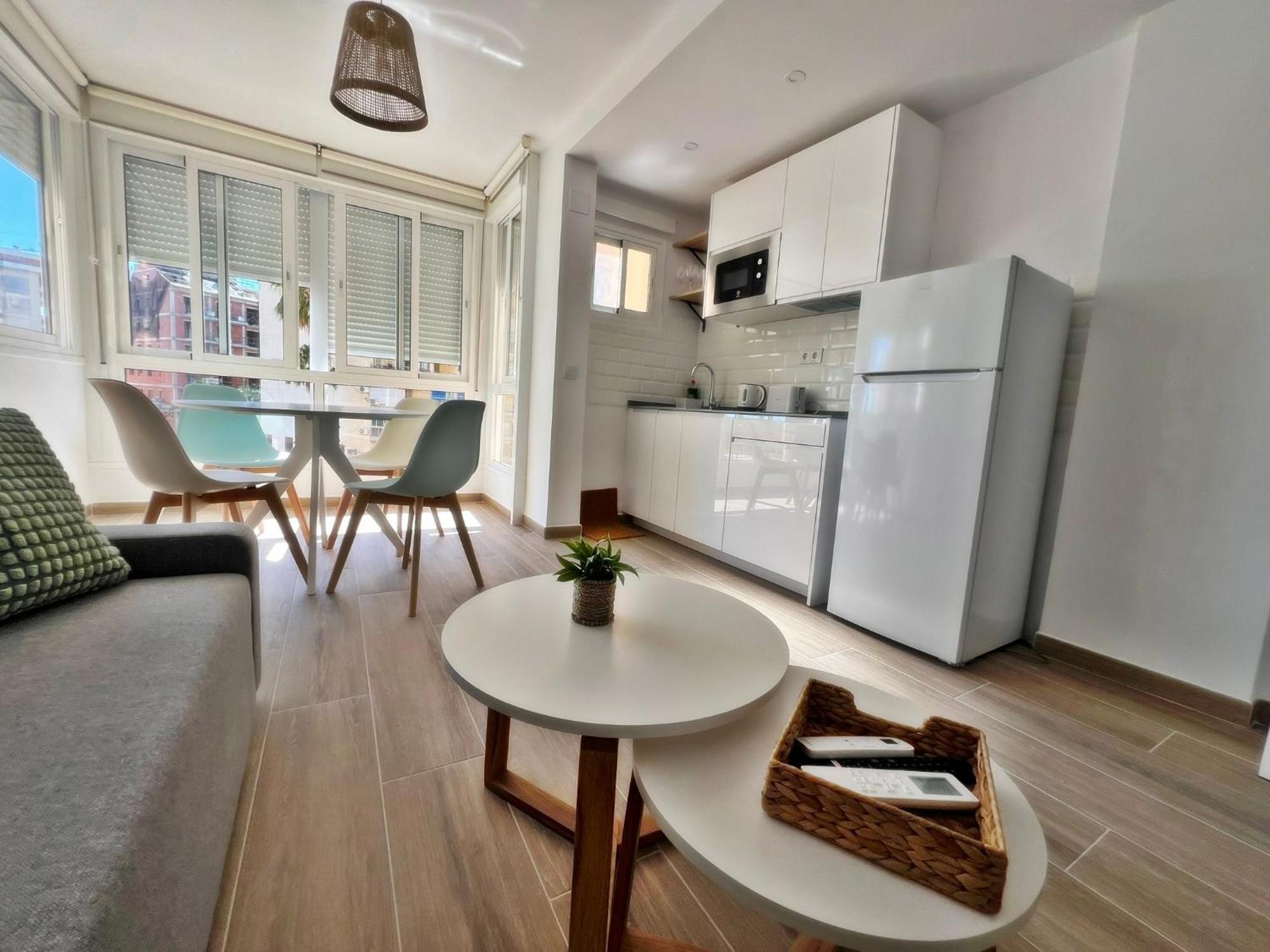 Apartamento Nuevo Y Luminoso Estudio De Playa Con Piscina Fuengirola