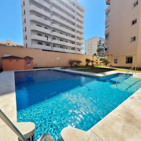 Nuevo Y Luminoso Estudio De Playa Con Piscina Fuengirola Exterior photo